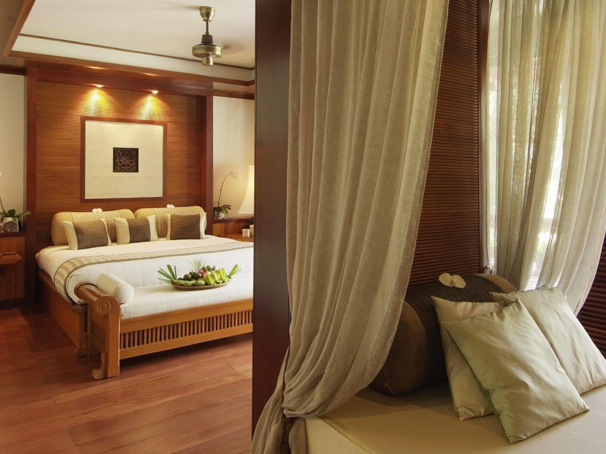 Tanjong Jara Resort, Terengganu - A Small Luxury Hotels Of The World Dungun Rom bilde A bedroom at the Taj Bengal
